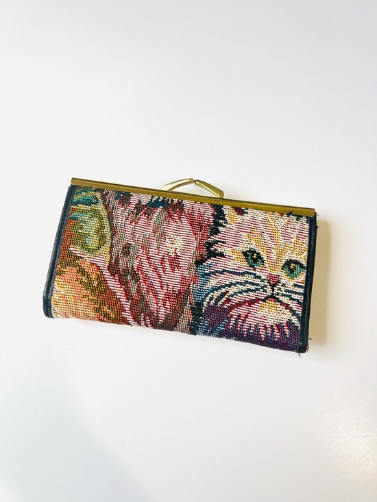 Vintage Handbags - Vintage Floral Cat Tapestry Wallet 90’s Boho Chic Gold Tone Kiss Lock Clutch